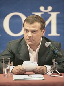 Медведев нашел способы улучшить демографию